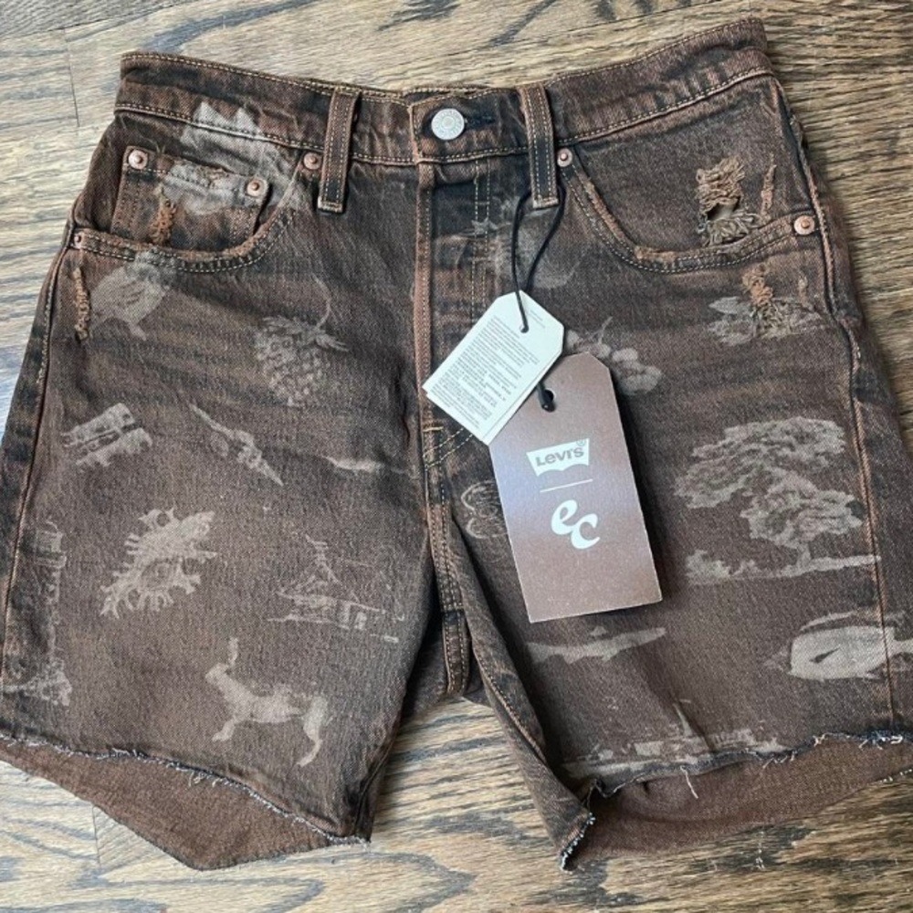 IN SEARCH OF! Levi’s x Emma Chamberlain 501 shorts